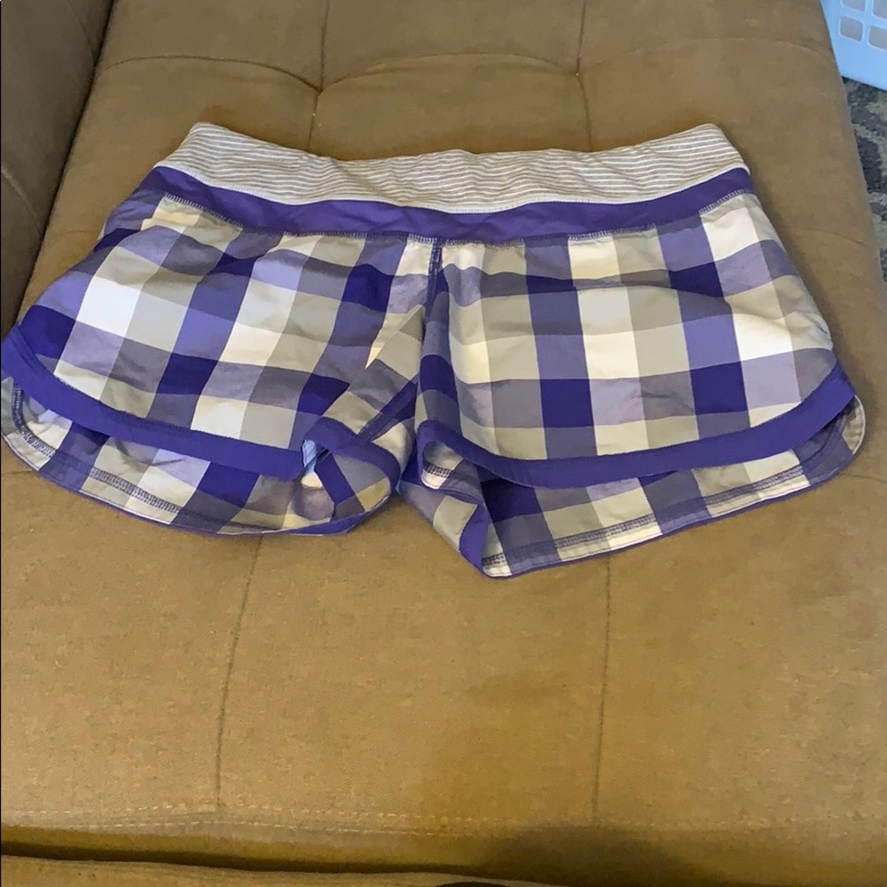 Lululemon groovy run shorts 8